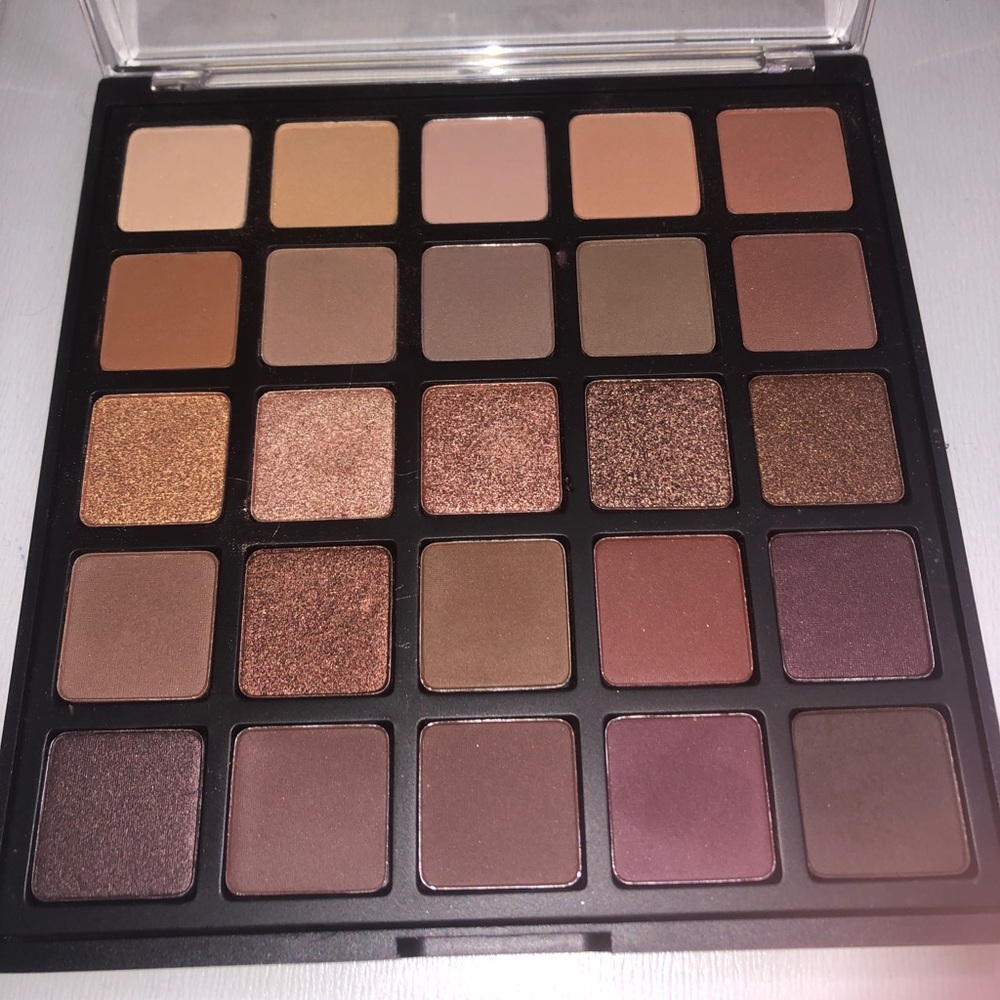 Morphe 25B bronzed mocha palette